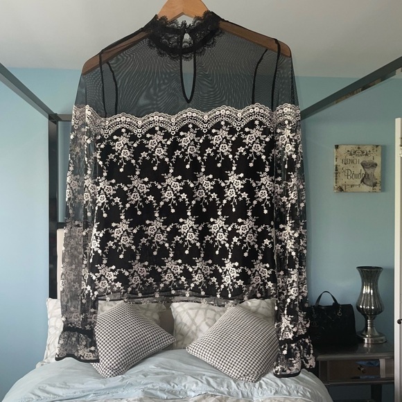 INTERMIX Amira Embroidered Blouse Lace Longsleeve High Turtle Neck Small P - Picture 5 of 8